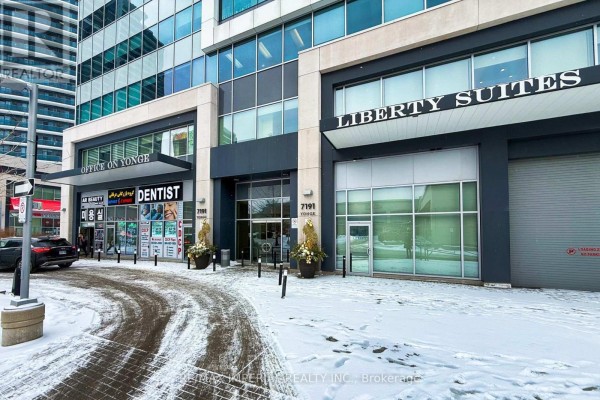 Ground floor commercial spaces at 7191 Yonge Street including a dentist office - 803 - 7191 Yonge Street, Markham