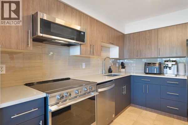 803 1327 E Keith Road, North Vancouver, BC V7J3T5 Photo 4