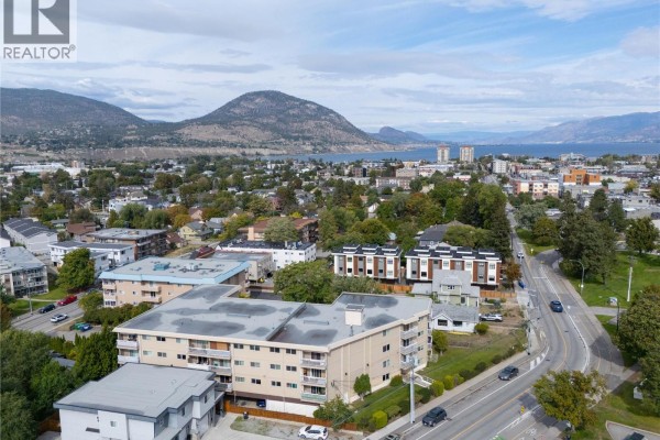 4pc Bathroom - 803 Fairview Road Unit# 301, Penticton, BC V2A5Y7 Photo 3