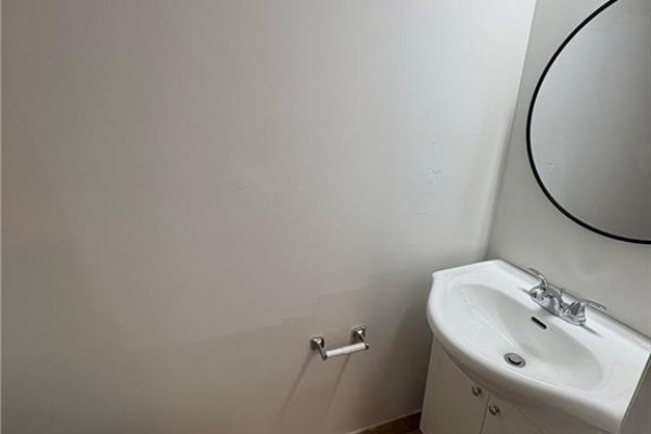 4pc Bathroom - 803 King Street Unit# 8, Port Colborne, ON L3K4J3 Photo 4