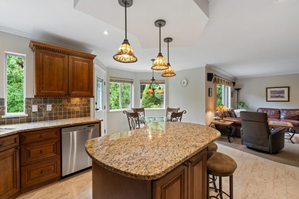 8030 153a Street, Surrey, BC V3S7X7 Photo 4