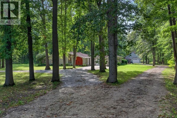 Office - 8030 County Rd 15, Essex, ON N8M2X6 Photo 4