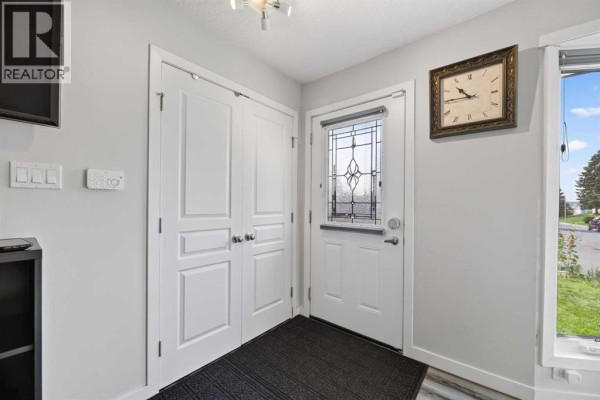 Primary Bedroom - 8035 Huntwick Crescent Ne, Calgary, AB T2K4H7 Photo 3