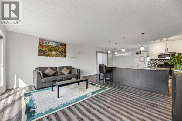 Bedroom - 8035 Huntwick Crescent Ne, Calgary, AB T2K4H7 Photo 4