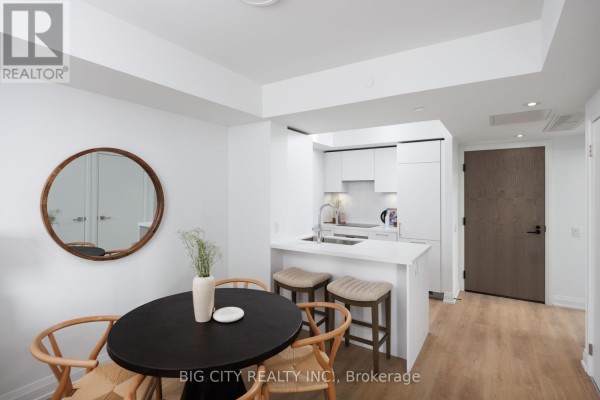 804 - 36 Brentcliffe Road, Toronto, ON M4G0E1 Photo 5