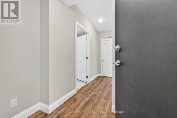 804 - 385 Winston Road, Grimsby, ON L3M0J3 Photo 5