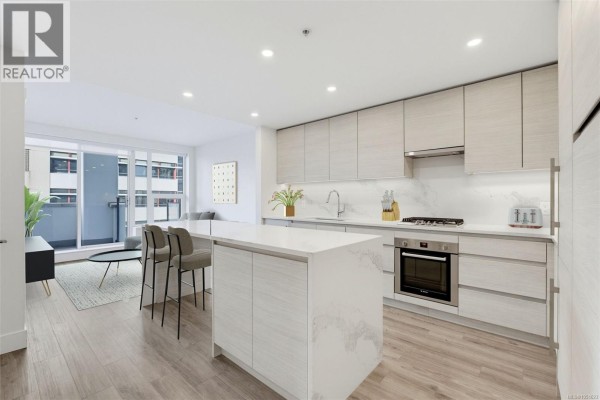 Kitchen - 804 777 Herald St, Victoria, BC V9T0C7 Photo 4