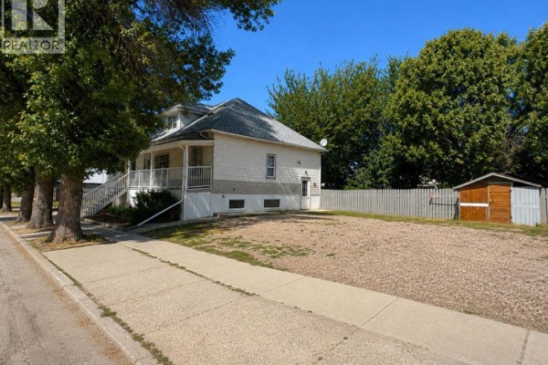 804 8 Street Se, Medicine Hat, AB T1A1M8 Photo 3