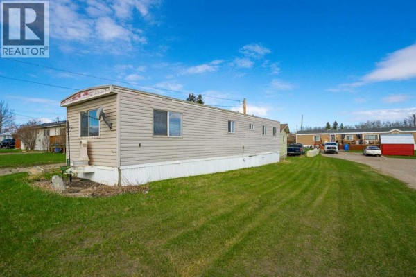 Kitchen - 804 Center Street, Carstairs, AB T0M0N0 Photo 2