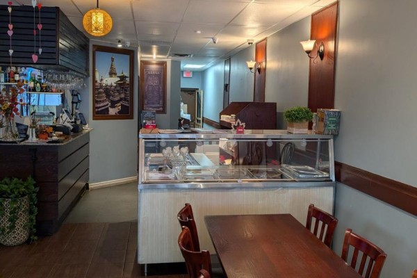 804 Eglinton Avenue E, Toronto, ON M4G2L1 Photo 3