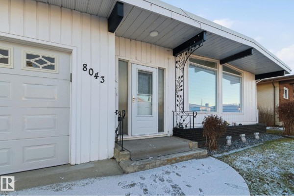 8043 135 Av Nw, Edmonton, AB, photo 2