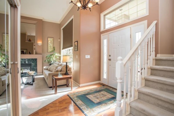 8044 Kestrel Court, Surrey, BC V3W0V1 Photo 4