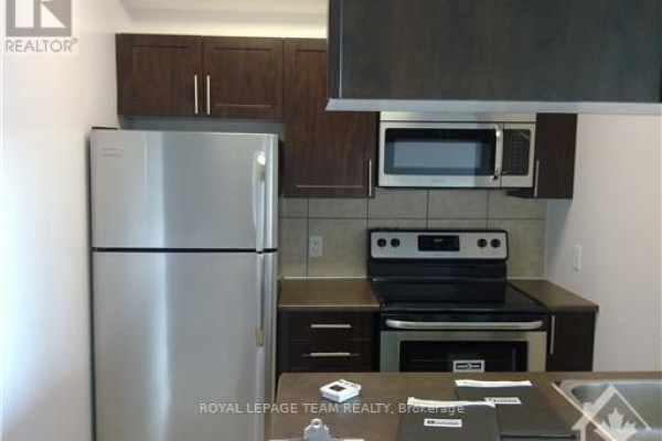 Kitchen - 804a - 234 Rideau Street S, Ottawa, ON K1N0A9 Photo 3