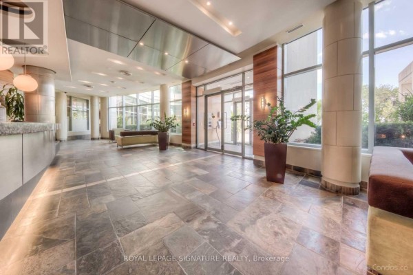 805 - 225 Queens Quay W, Toronto, ON M5J2X1 Photo 3