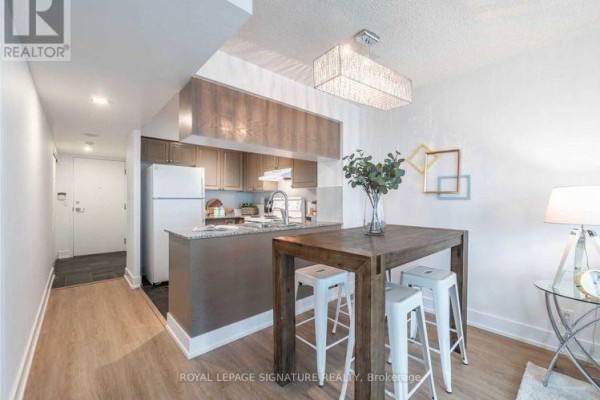 805 - 225 Queens Quay W, Toronto, ON M5J2X1 Photo 5