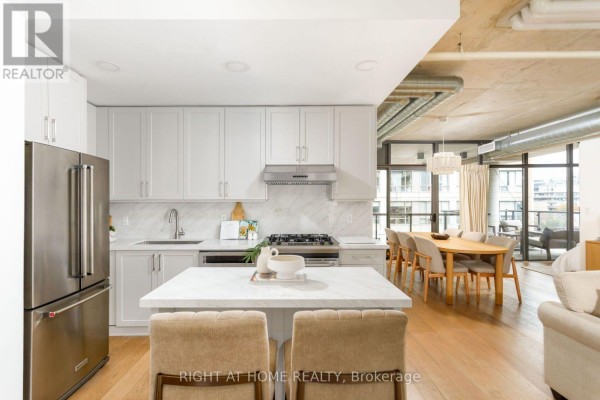 Living room - 805 - 533 Richmond Street W, Toronto, ON M5V3Y1 Photo 2
