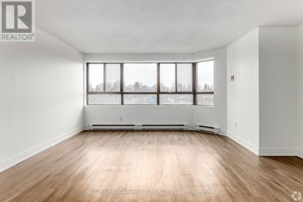 Bedroom - 805 - 547 Belmont Avenue, Kitchener, ON N2M5E7 Photo 3