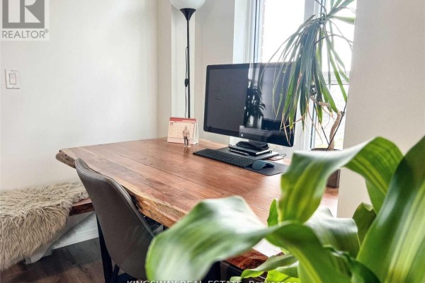 Kitchen - 805 - 65 East Liberty Street, Toronto, ON M6K3R2 Photo 3