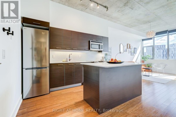 Kitchen - 805 - 90 Trinity Street, Toronto, ON M5A0E4 Photo 2