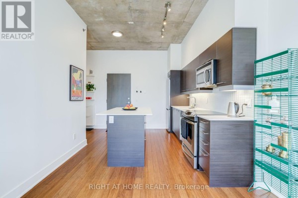 Dining room - 805 - 90 Trinity Street, Toronto, ON M5A0E4 Photo 3
