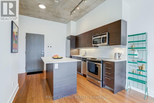 Bedroom - 805 - 90 Trinity Street, Toronto, ON M5A0E4 Photo 4