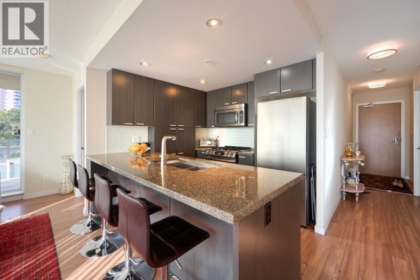 805 2232 Douglas Road, Burnaby, BC V5C0G9 Photo 4
