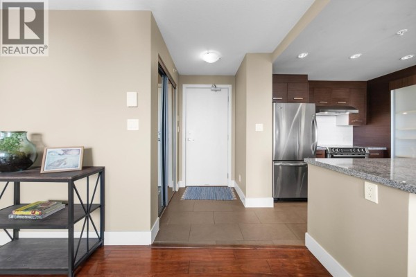 805 2959 Glen Drive, Coquitlam, BC V3B0B8 Photo 3