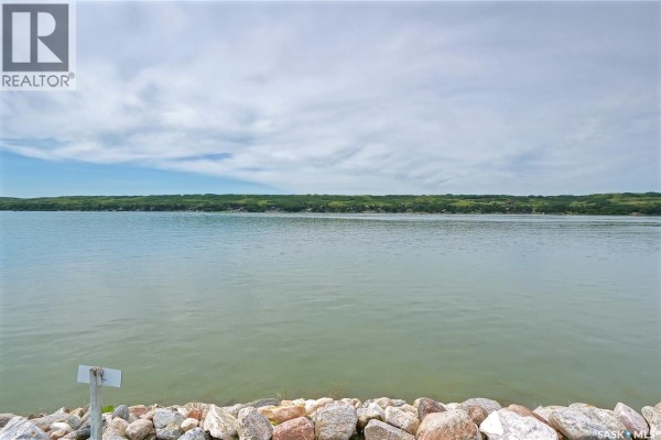 805 Daniel Drive, Buffalo Pound Lake, SK S0G0A2 Photo 2