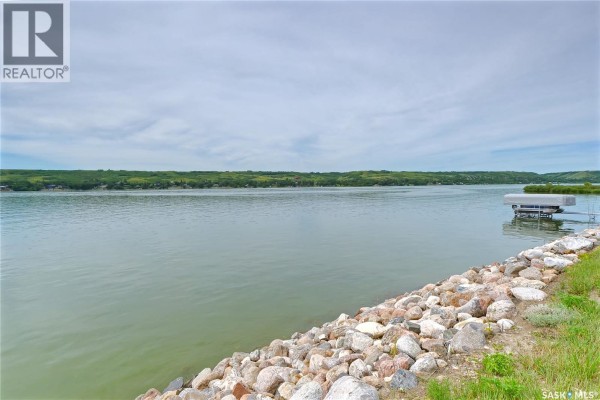 805 Daniel Drive, Buffalo Pound Lake, SK S0G0A2 Photo 3