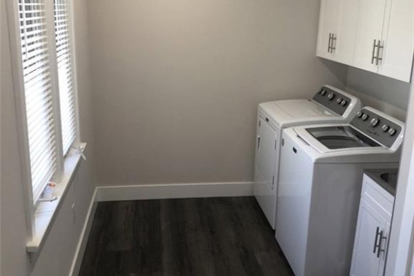 Living room - 805 Rockway Drive, Kitchener, ON N2G3B6 Photo 5