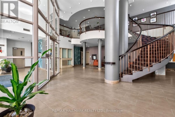 806 - 1369 Bloor Street W, Toronto, ON M6P4J4 Photo 4