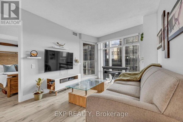 806 - 2181 Yonge Street, Toronto, ON M4S3H7 Photo 5