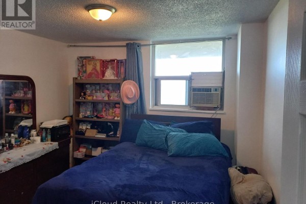 806 - 390 Dixon Road, Toronto, ON, photo 3