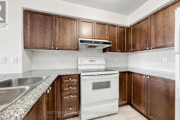 806 - 7 North Park Road, Vaughan, ON L4J0C9 Photo 5