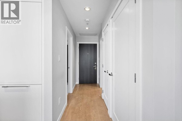 806 118 Carrie Cates Court, North Vancouver, BC V7L0B2 Photo 3