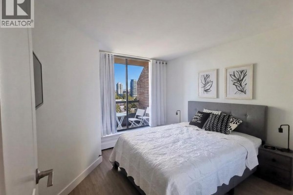 806 1330 Burrard Street, Vancouver, BC V6Z2B8 Photo 2