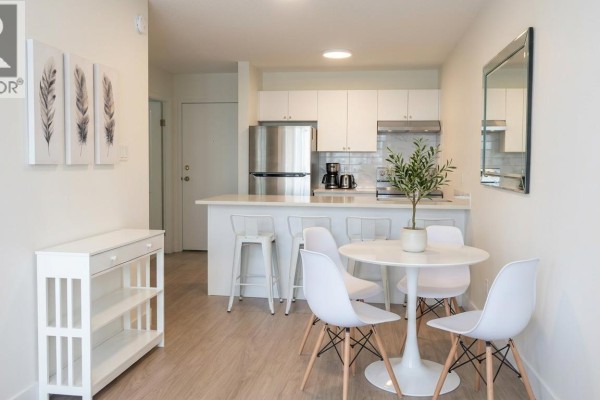 806 1330 Burrard Street, Vancouver, BC V6Z2B8 Photo 3