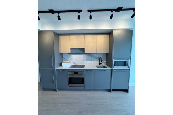 806 13745 George Junction, Surrey, BC, photo 2
