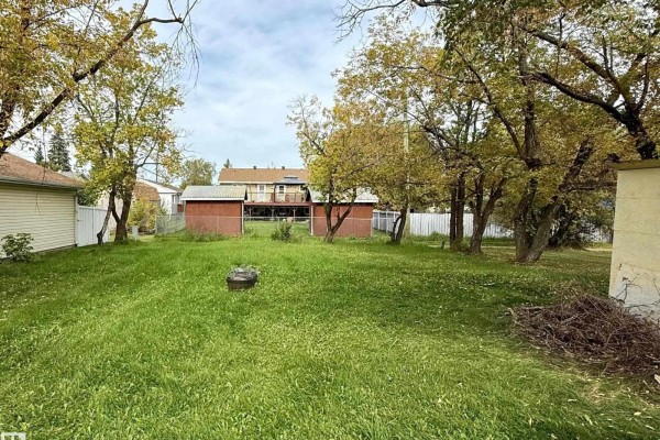 806 16 Av, Cold Lake, AB T9M1L2 Photo 4