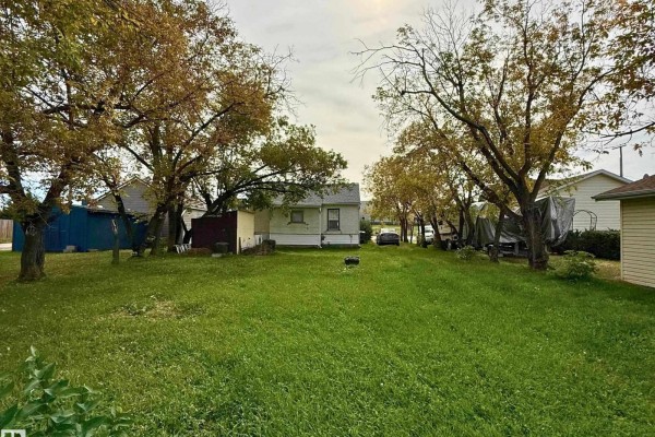 806 16 Av, Cold Lake, AB T9M1L2 Photo 5