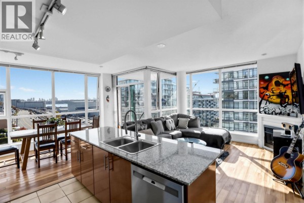 806 168 E Esplanade Avenue, North Vancouver, BC V7L4X8 Photo 2