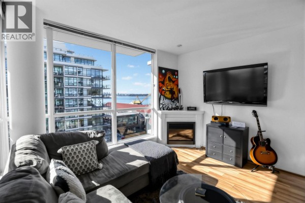 806 168 E Esplanade Avenue, North Vancouver, BC V7L4X8 Photo 4