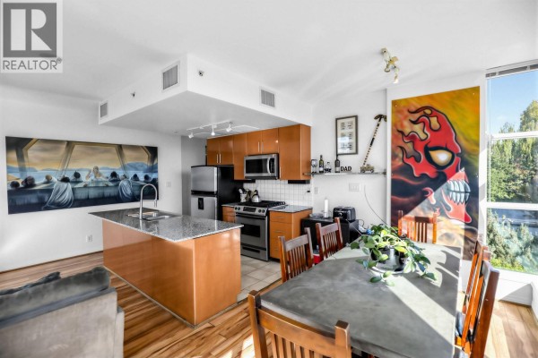 806 168 E Esplanade Avenue, North Vancouver, BC V7L4X8 Photo 5