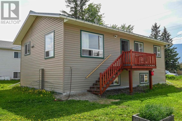 Bedroom 2 - 806 4th Avenue, Mcbride, BC V0J2E0 Photo 2