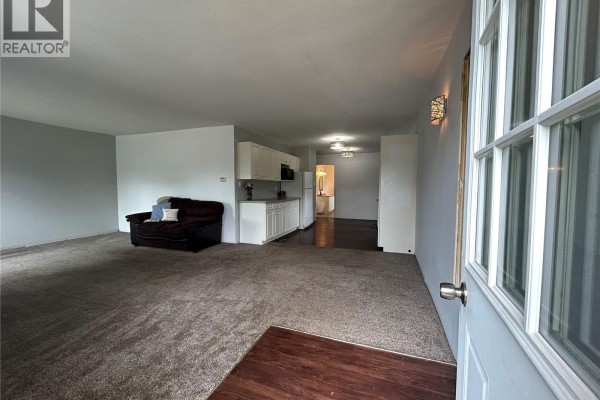 3pc Bathroom - 806 5th Avenue Sw, Moose Jaw, SK S6H5W3 Photo 3