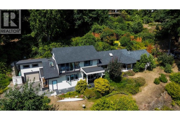 806 Hummingbird Lane, Bowen Island, BC V0N1G1 Photo 5