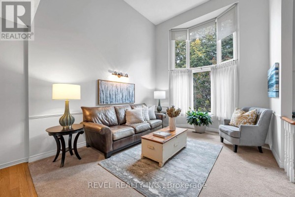 Living room - 806 Linden Court, Whitby, ON L1N6S8 Photo 3