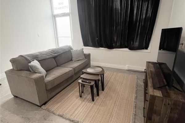 Great room - 806 Ottawa Street Unit# Main, Windsor, ON N8X2C6 Photo 5