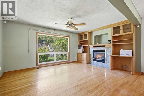 Foyer - 806 Radford Road Ne, Calgary, AB T2E5G2 Photo 5