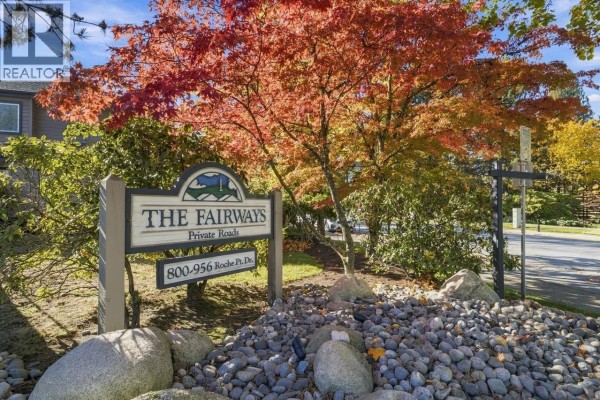 806 Roche Point Drive, North Vancouver, BC V7H2T8 Photo 2
